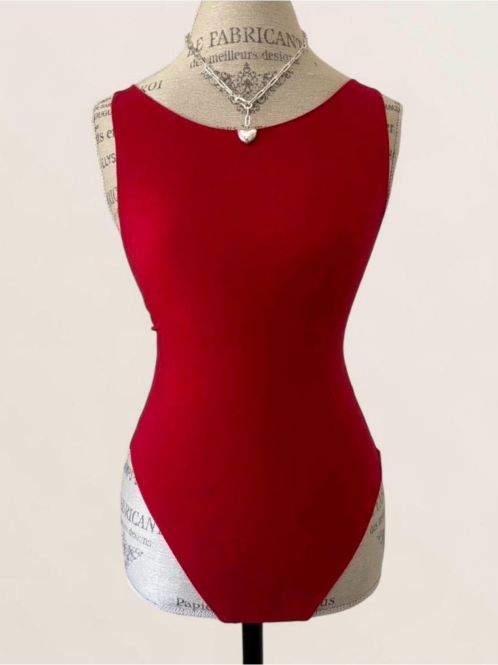 Aritzia Red Sleeveless Scoop Neck Bodysuit With Criss-Cross Open Back - Size XXS